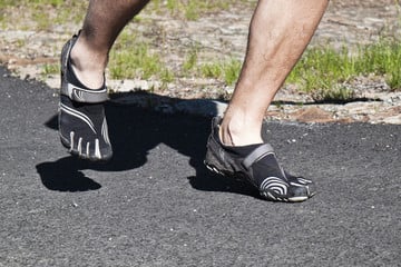 How to Walk (And Run) In Vibram FiveFingers Shoes