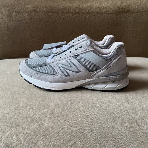 8 Shoes Like New Balance 990 (Alternatives)