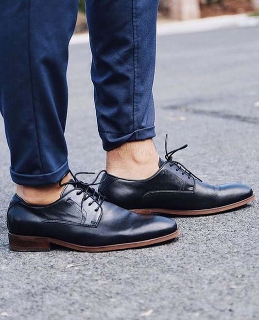 What Color Shoes To Wear With Blue Pants? (6 Options)